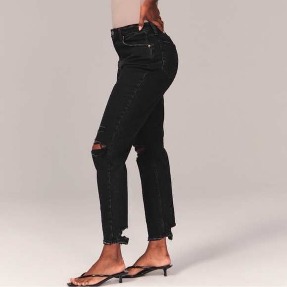 ABERCROMBIE | Ankle Straight Ultra High Rise Distressed Jeans - Picture 2 of 7